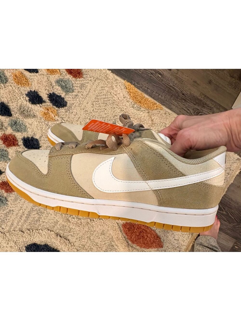 Nike Dunk Low Retro SE. men’s 9.5. Women’s 11